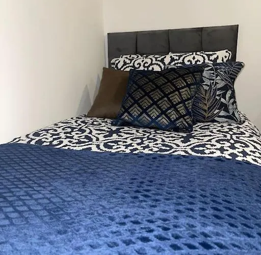 City Escape! Fishponds Apartment, Bristol, Sleeps Up To 4 Guests 布里斯托