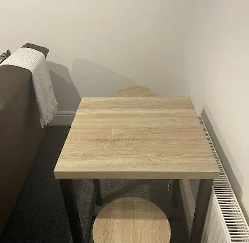 City Escape! Fishponds Apartment, Bristol, Sleeps Up To 4 Guests *