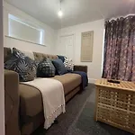 City Escape! Fishponds Apartment, Bristol, Sleeps Up To 4 Guests * Bristol