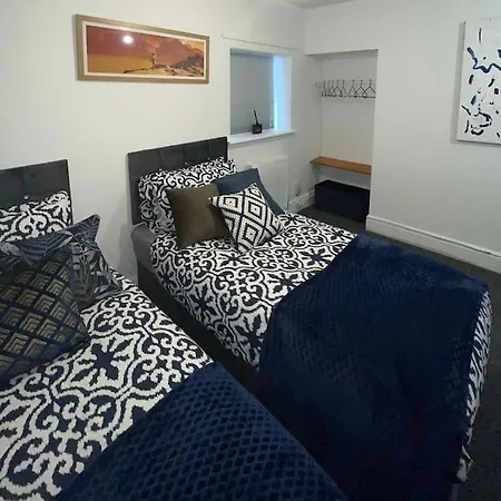 City Escape! Fishponds Apartment, Bristol, Sleeps Up To 4 Guests *